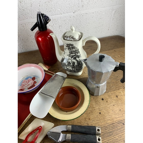 486 - Vintage, Mid-Century and Retro Kitchen Ware