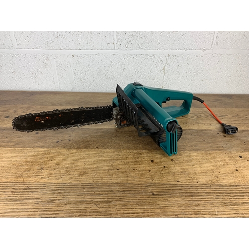 481 - Black & Decker Electric chainsaw