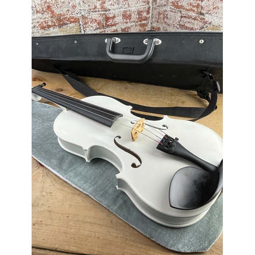 432 - White Student Violin In Case