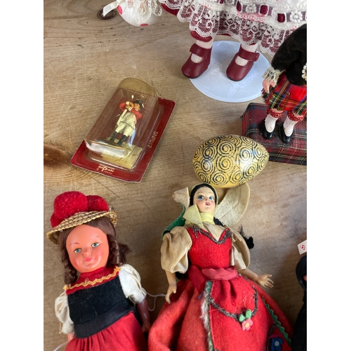 61 - Vintage Toys & Dolls