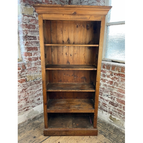 505 - Tall Pine Book Case