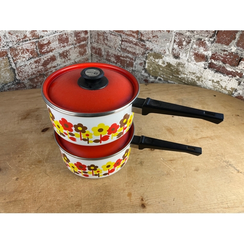 160 - Two Vintage Mid Century Enamel Pans With Lids. Both In As New Condition.