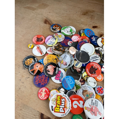 131 - Over 200 Vintage Badges Inc. Advertising, Novelty & Noted