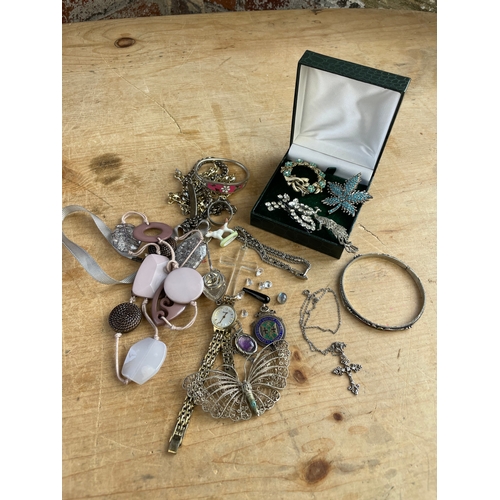 13 - Vintage Jewellery Inc Brooches & 925 Sterling Silver Cross Pendant & Chain.