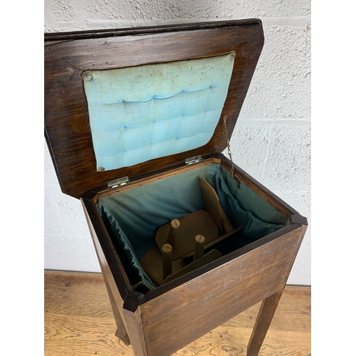 404 - Vintage Sewing Box