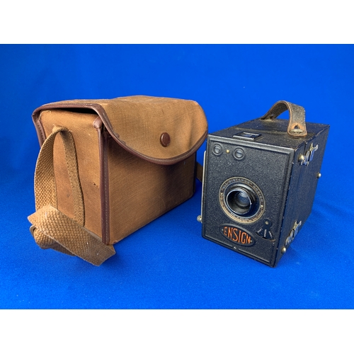 234 - Late 1920's Houghton-Butcher Ensign All Distance Camera with Carry Case