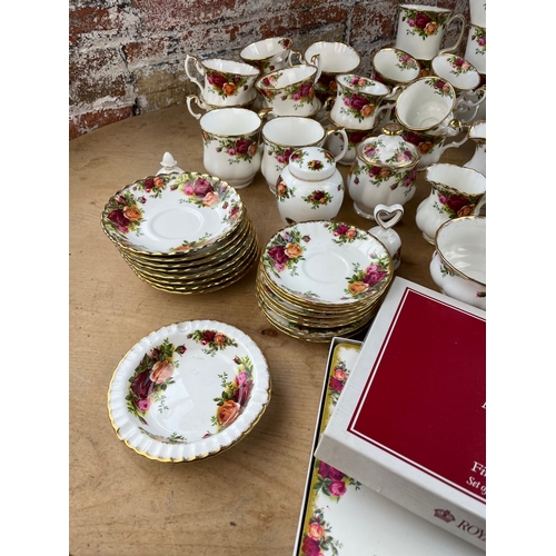 36 - Very Large Royal Albert Old Country Roses Dinner & Tea Service Inc. Ashtray, Cake Slice, Cheese Kniv... 