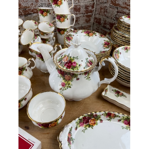 36 - Very Large Royal Albert Old Country Roses Dinner & Tea Service Inc. Ashtray, Cake Slice, Cheese Kniv... 