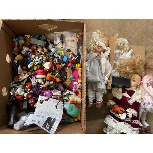 420 - Box Of Miniature Toy Figures & Dolls