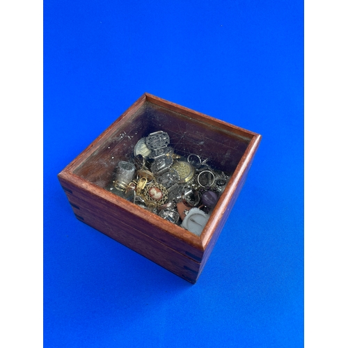 38 - Vintage Jewellery Items In Kelvin & Hughes 1917 Sextant Box