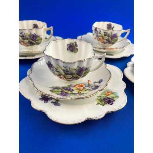 202 - Quartet of Victorian Scalloped Edge Cups, Saucers & Sandwich Plates