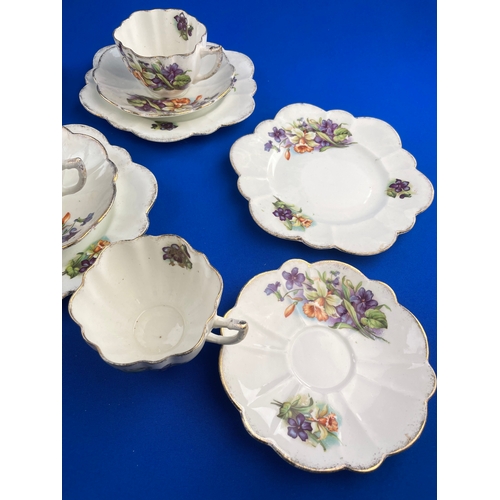 202 - Quartet of Victorian Scalloped Edge Cups, Saucers & Sandwich Plates