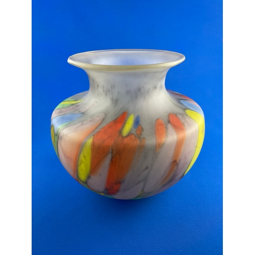 141 - Large Art Glass Centrepiece or Vase