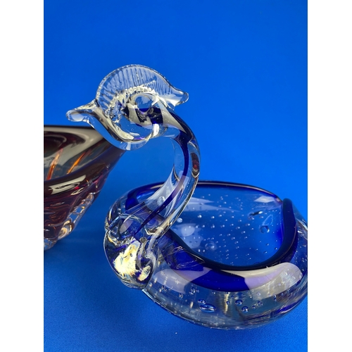 163 - Two Art Glass Swan Dishes With Controlled Bubbles