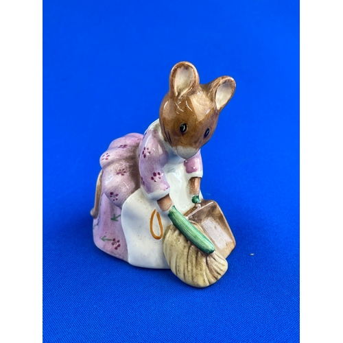 239 - Beswick Beatrix Potter Figure Hunca Munca Sweeping