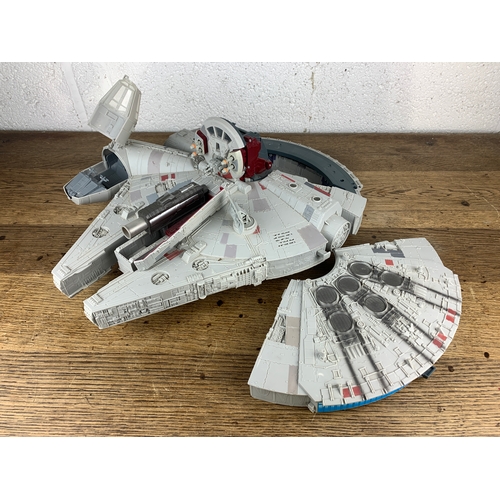 432 - Hasbro Millenium Falcon a/f