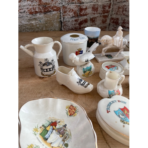 301 - Group Of Crested Ware Inc Goss