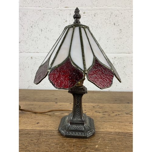 462 - Tiffany Style Table Lamp