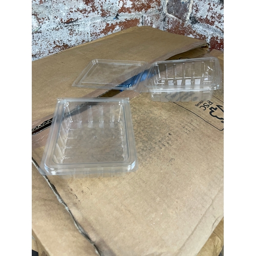 443 - Large Quantity Of Hinged Lid Vacuum Formed Plastic Boxes