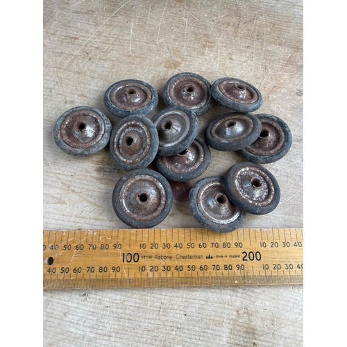 109 - 12x Vintage Toy Wheels