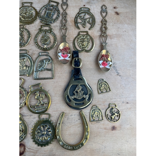 144 - Over 40 Horse Brasses Vintage & Antique.