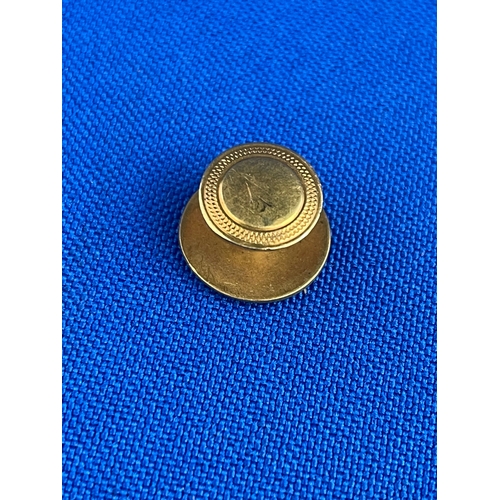 12 - 18ct Gold Button 1.68g