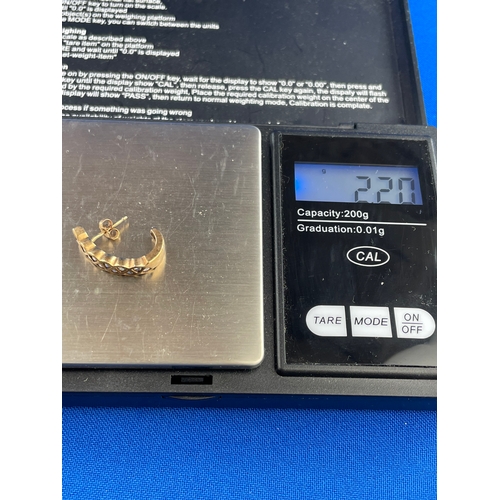 16 - 9ct Scrap Gold & Diamond Earring 2.2g Gross