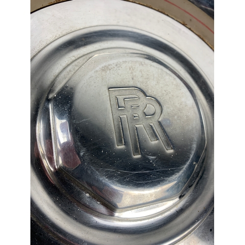 218 - Rolls Royce Silver Shadow Hub Cap