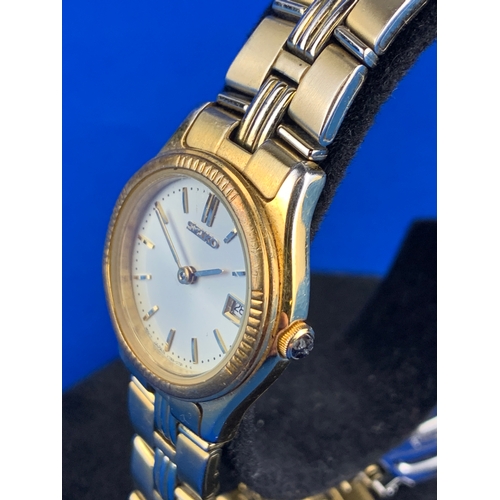 418 - Ladies Seiko Wristwatch V789-0330
