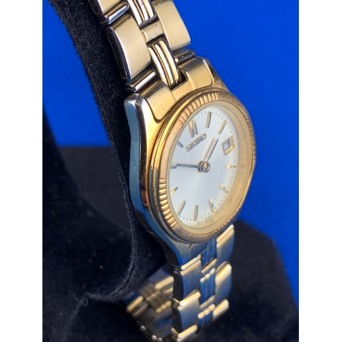 418 - Ladies Seiko Wristwatch V789-0330