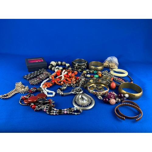 397 - Collection of Costume Jewellery and Cufflinks