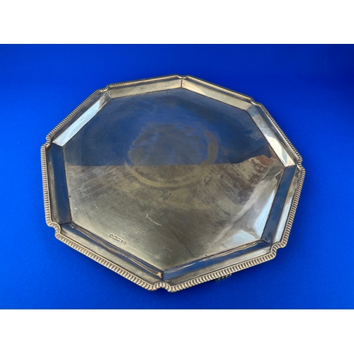 18 - 1525g Walker & Hall Sterling Silver Tray. Sheffield 1955.