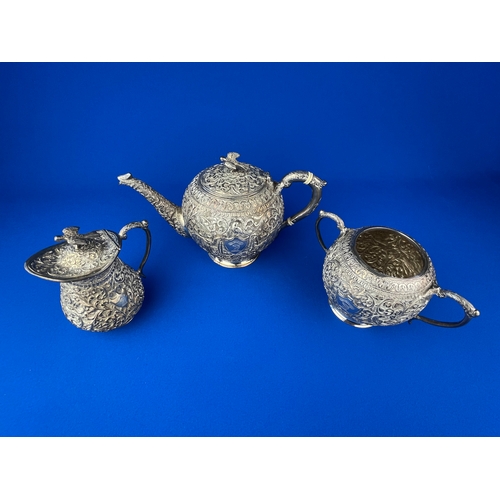 20 - Ornate Indian Silver Tea Set 1050g. With Engraved Griffin Shield & Latin Quote 