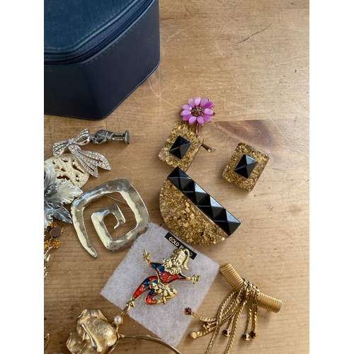 75 - Group of Vintage Brooches In A Christian Dior Box