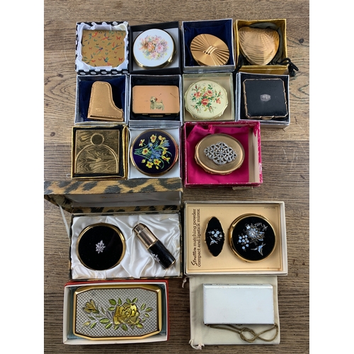 169 - 15 Vintage Handbag Make-up Compacts and Lipstick Sets - Most boxed