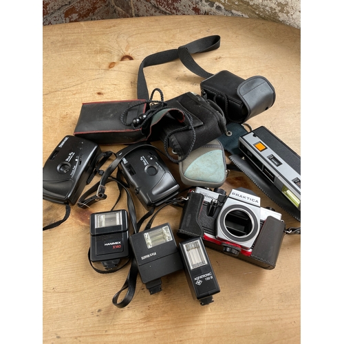 336 - Assorted Vintage Cameras & Equipment