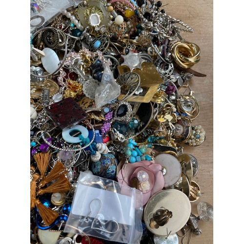 73 - Approximately 8Kg Of Vintage Earrings