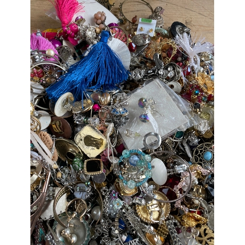 73 - Approximately 8Kg Of Vintage Earrings