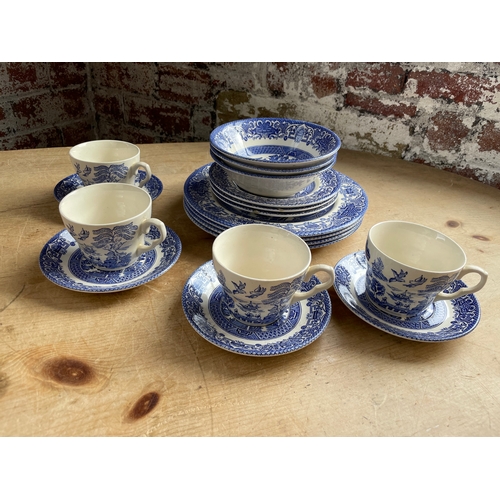 282 - EIT Ltd Old Willow Pattern Part Set