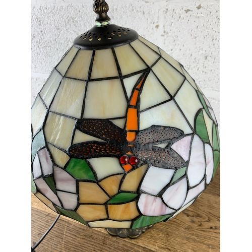 494A - Tiffany Style Table Lamp with Dragonfly Design