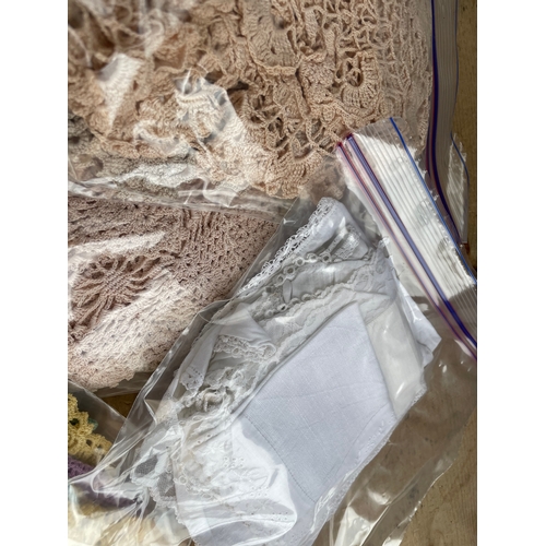 474 - Group Of Good Quality Vintage Doilies & Linen Items