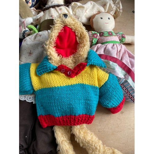 422 - Vintage Rag Tolls & Soft Toys Inc. Gordon The Gofer Puppet.