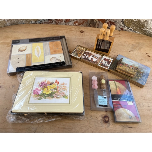 456 - Vintage Table Mats, Novelty Peelers & Cheese Set.