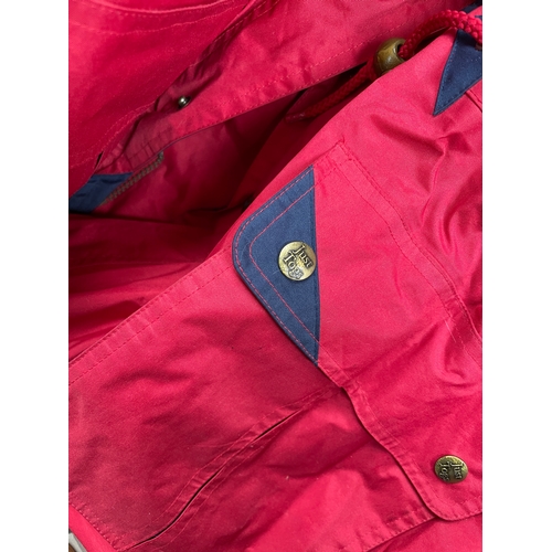 463 - 4 Quality Mens Outdoor Coats In American Outdoor Holdall