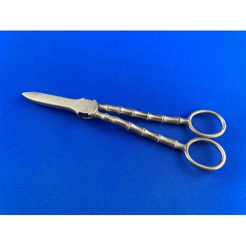 131 - Vintage EPNS Grape Scissors