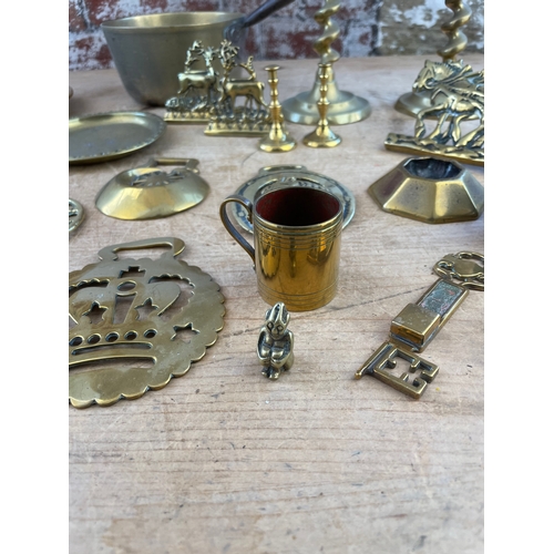 134 - Quality Brass Items Inc. Candlesticks, Pan & Horse Brasses