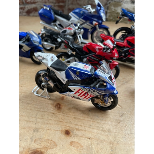 68 - 8 Maisto Motorbikes