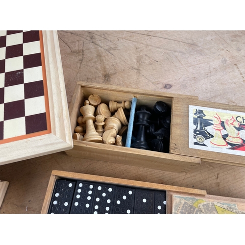 344 - Chess Boards, Pieces & Other Games Inc. Dominos