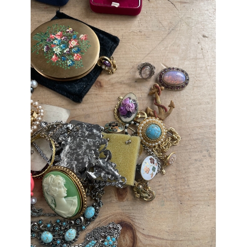 28 - Collection Of Vintage Costume Jewellery