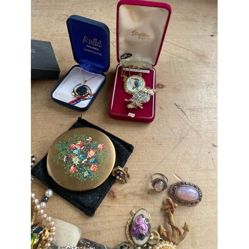 28 - Collection Of Vintage Costume Jewellery